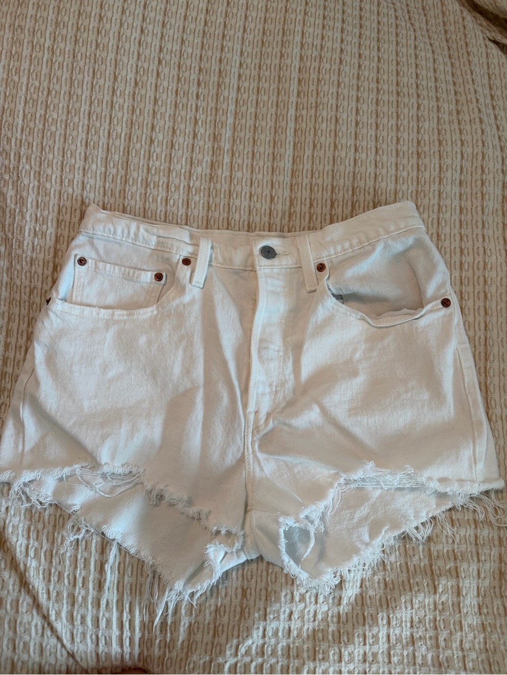 501 Levi’s White Distressed High-Rise Women's Denim Shorts